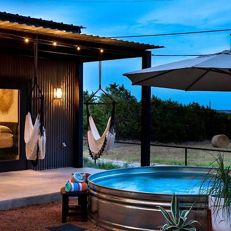 Вілла Container Haus Pet Friendly With Cowboy Pool Фредеріксбург Екстер'єр фото