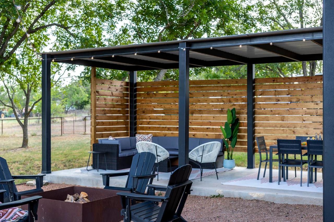 Вілла Container Haus Pet Friendly With Cowboy Pool Фредеріксбург Екстер'єр фото