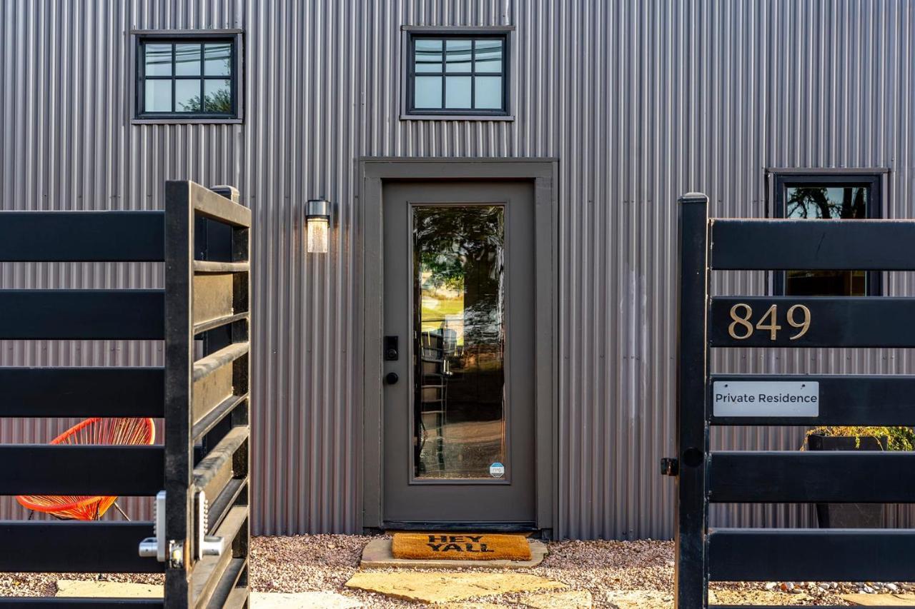 Вілла Container Haus Pet Friendly With Cowboy Pool Фредеріксбург Екстер'єр фото
