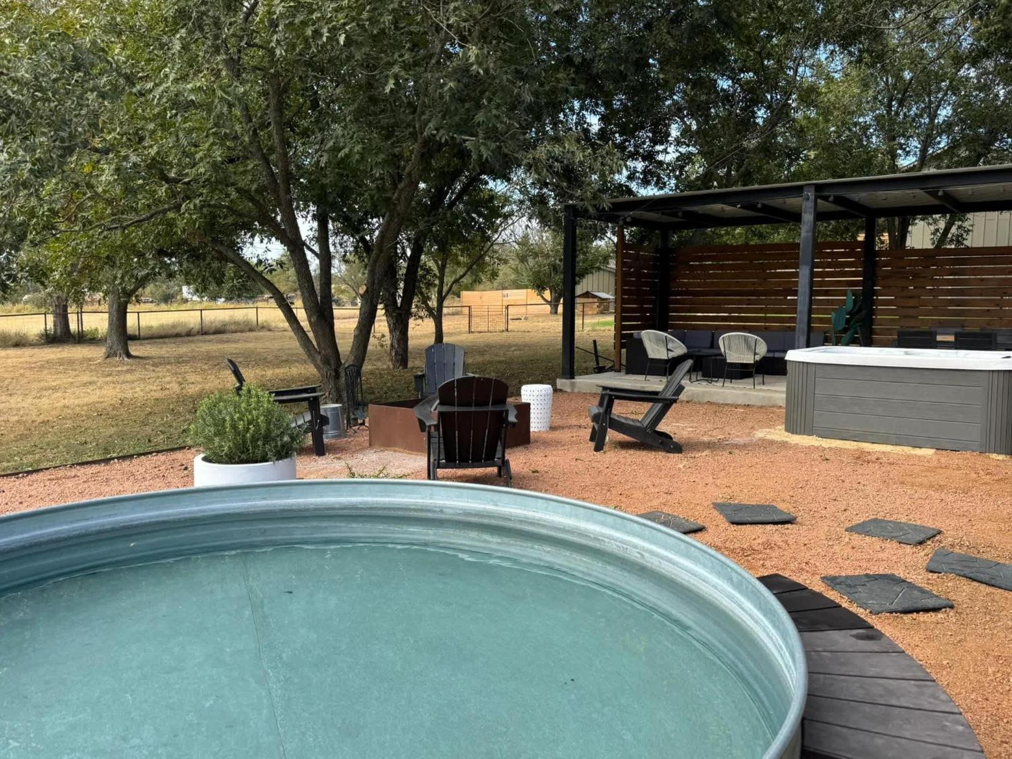 Вілла Container Haus Pet Friendly With Cowboy Pool Фредеріксбург Екстер'єр фото